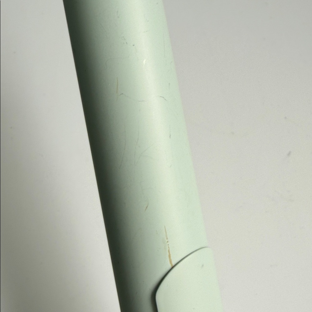 Beachwaver S1.25 Curling Iron - Picture 7 of 8
